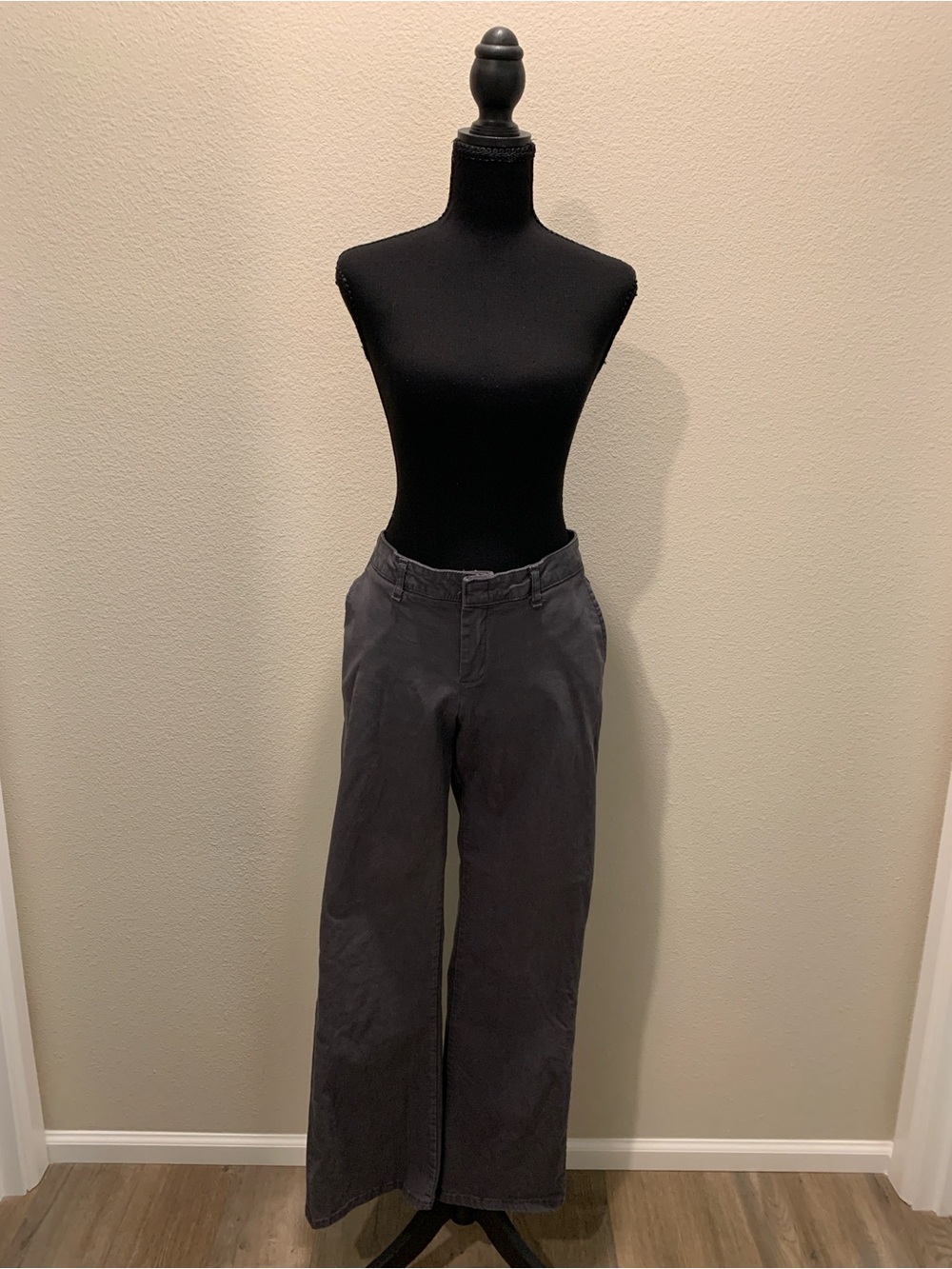 Dickies Wide-Leg Pants in Charcoal Gray (Size 8R)